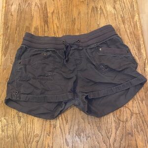 Maurice’s khaki shorts gray women’s large